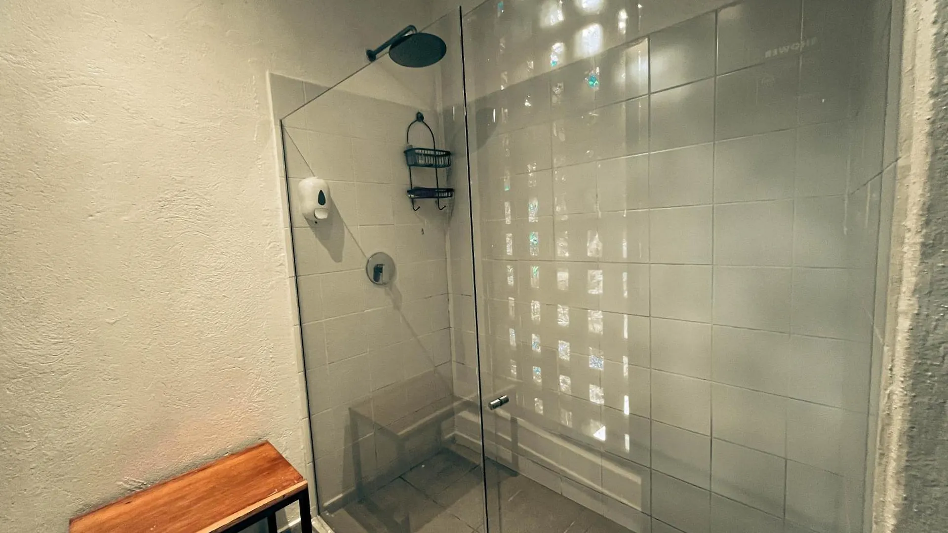 Viajero Medellin Hostel מלון