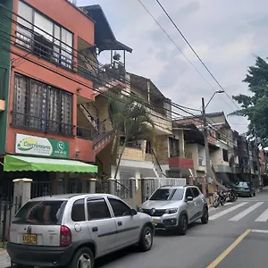 La Comunita-cinema Homestay